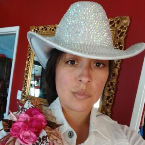 Meet your Posher, Brandi - Picture 11 of 16